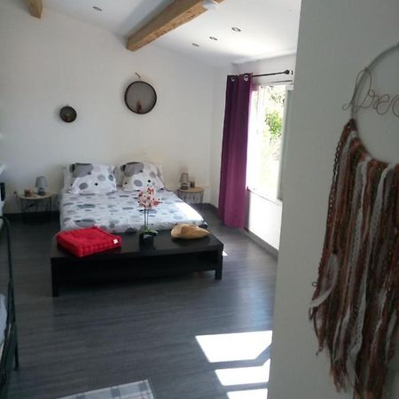 Gite Chez Mamiyo Gallargues Le Montueux Exteriör bild