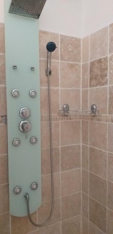 Gite Chez Mamiyo Gallargues Le Montueux Exteriör bild